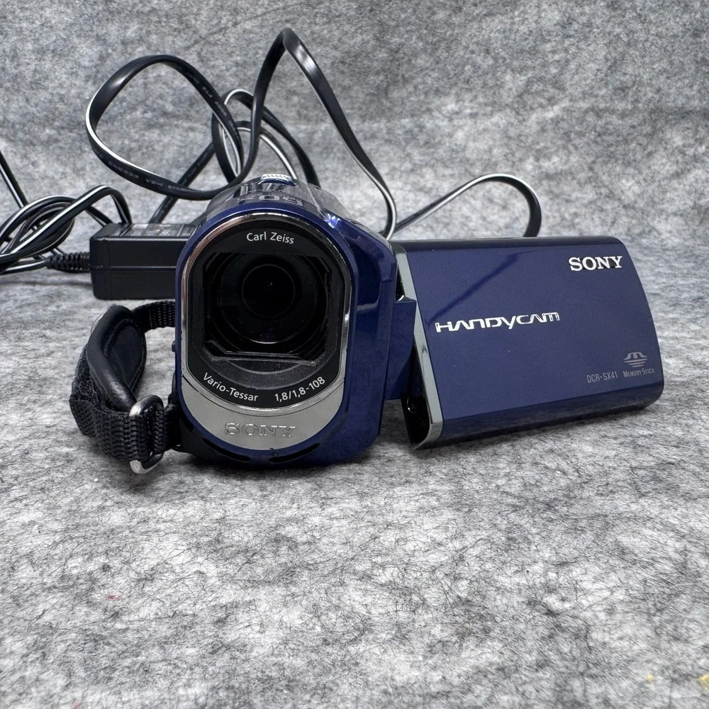 Sony Blue Camcorder Handycam DCR-SX41 8GB of Internal Memory TESTED